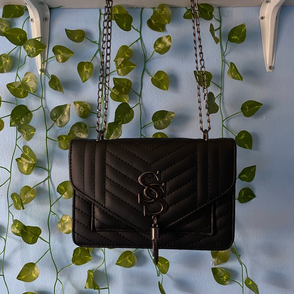 Black Quilted Bag With Tassel Decor Detail Crossbody Bag